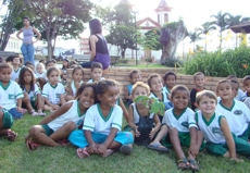 plantio de ip na praa jk pelos alunos da cel. epifnio.jpg a
